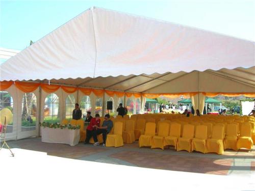 面對戶外慶典中的意外有何應對措施